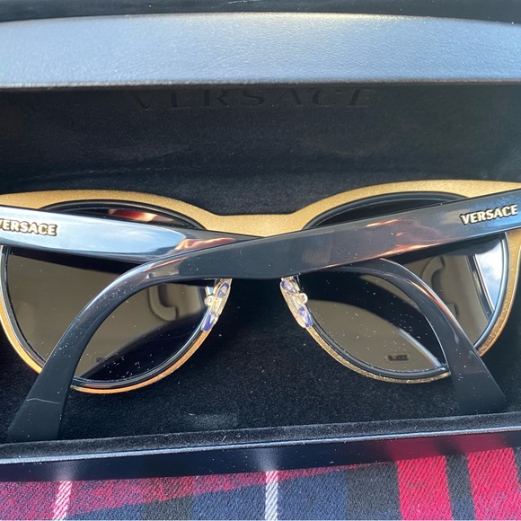 BNNW, Versace Medusa charm polarized sunglasses - Picture 4 of 7